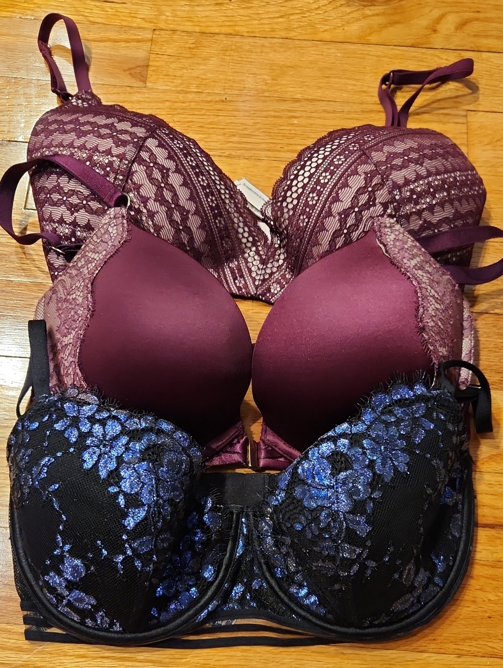 VS 32DD bra bundle